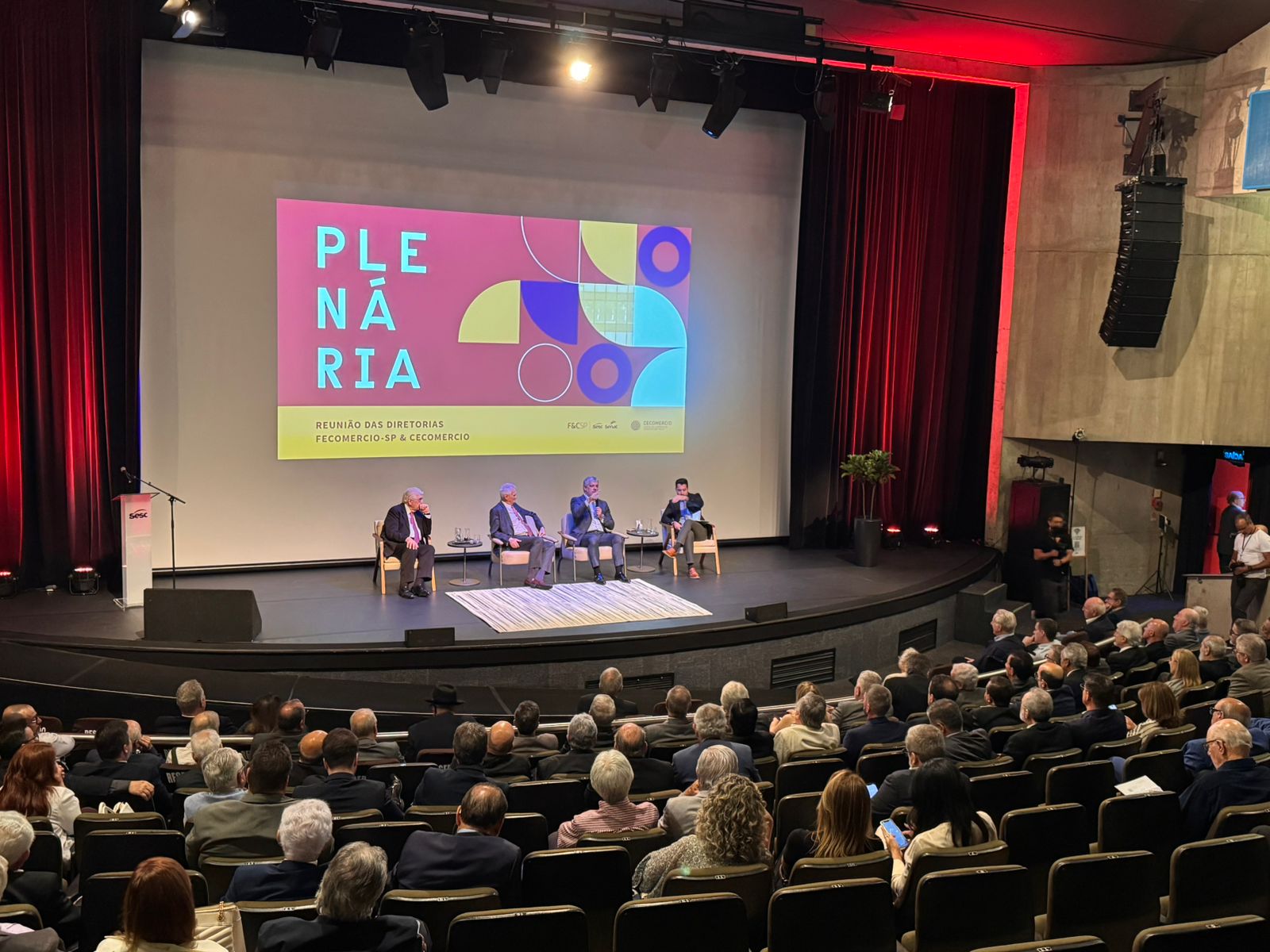 Sincomercio marca presença em reunião plenária da FecomercioSP com homenagem ao Professor Pastore e reflexões sobre a economia global